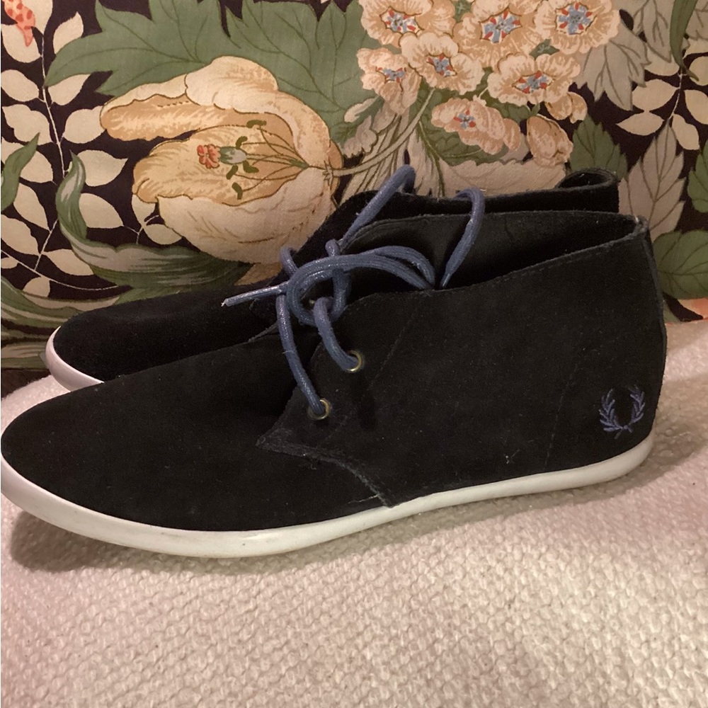 EUC Fred Perry size 6 black chukka, worn a little at home only